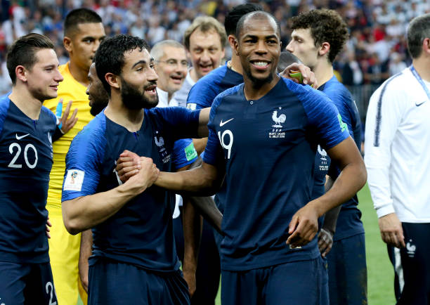 疑是中国足 疑是中国足